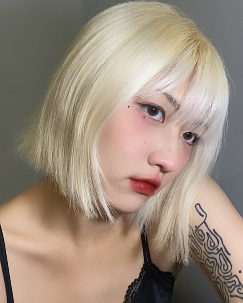 奶油白金色
